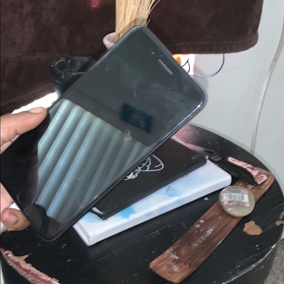 iPhone 7 Plus - Picture 2 of 4